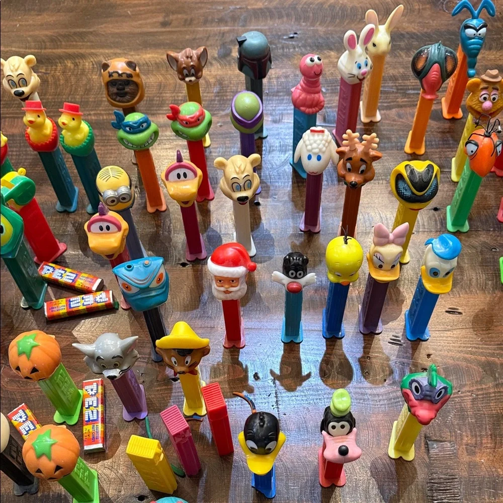 PEZ Vintage Dispenser Collection - Picture 7 of 13